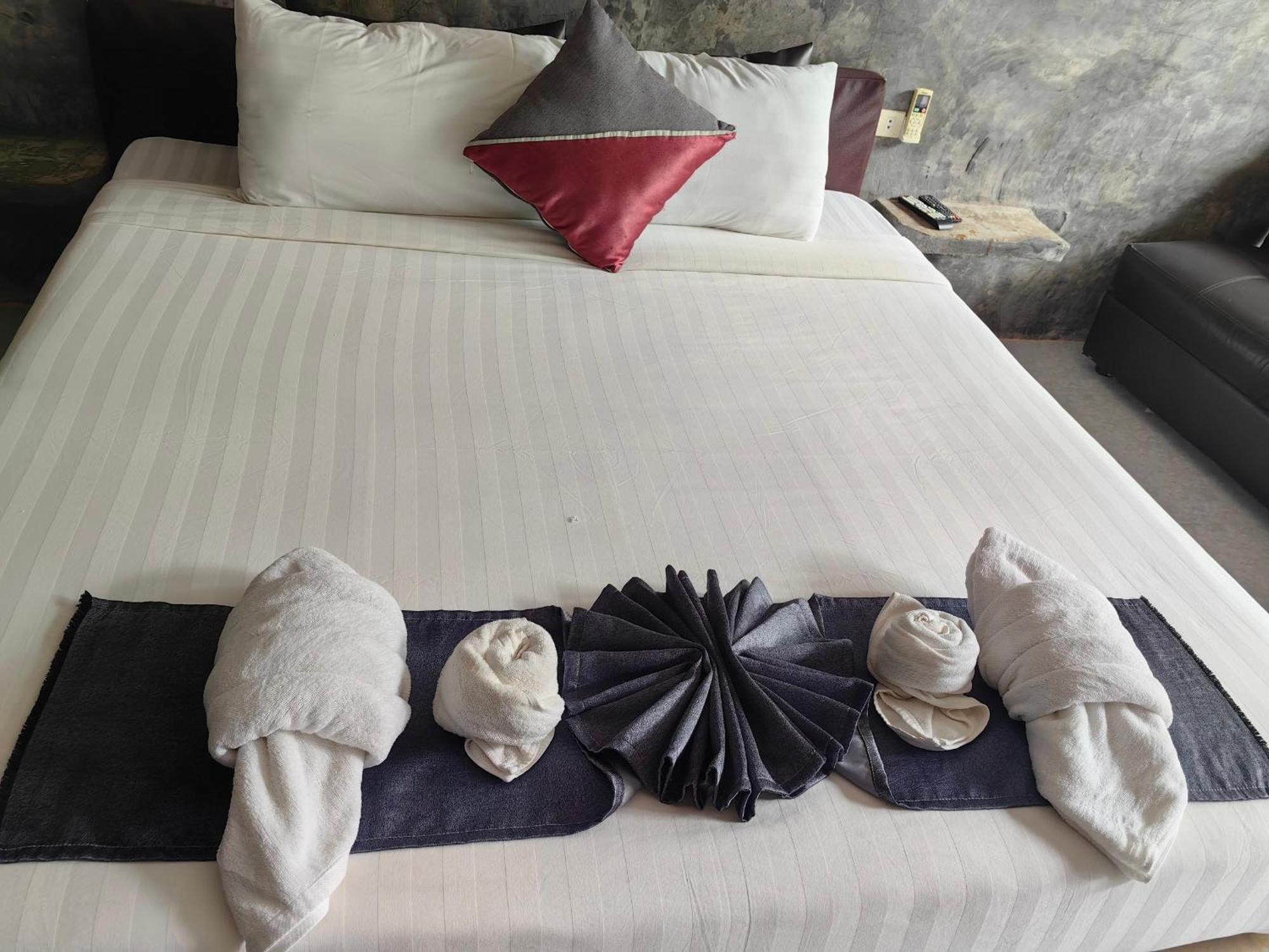Keeree Loft Resort Thong Pha Phum Eksteriør bilde