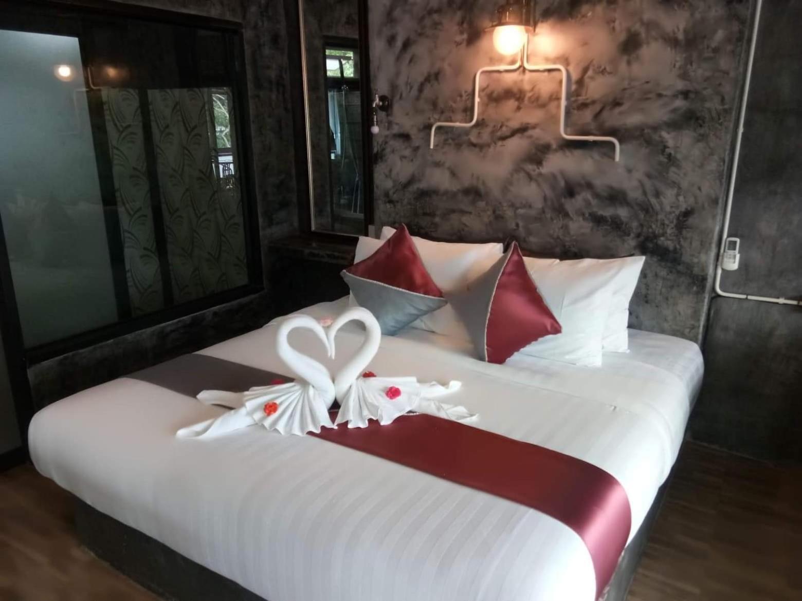 Keeree Loft Resort Thong Pha Phum Eksteriør bilde